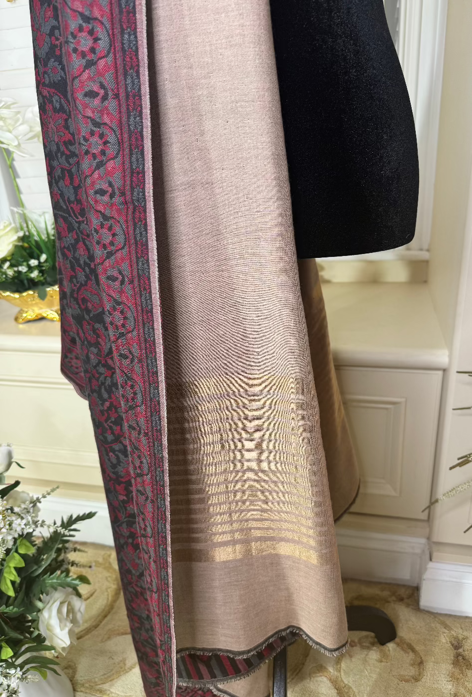 Kani Reversible Zari Border Shawl